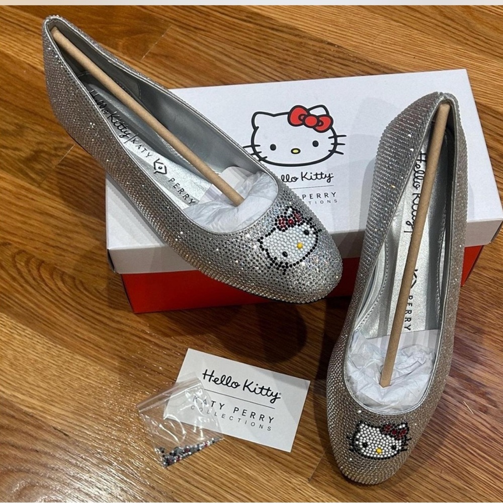 Katy Perry Rhinestone Hello Kitty Ballet Flats NIB size 8 - Picture 2 of 4